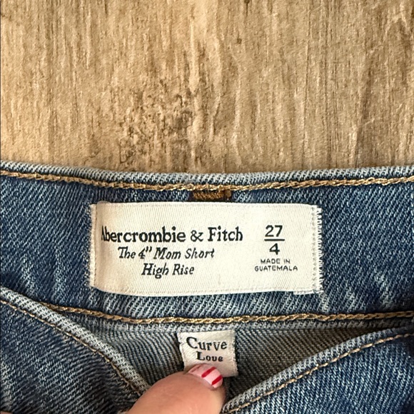 Abercrombie 4 in Mom Short High Rise - Picture 4 of 5